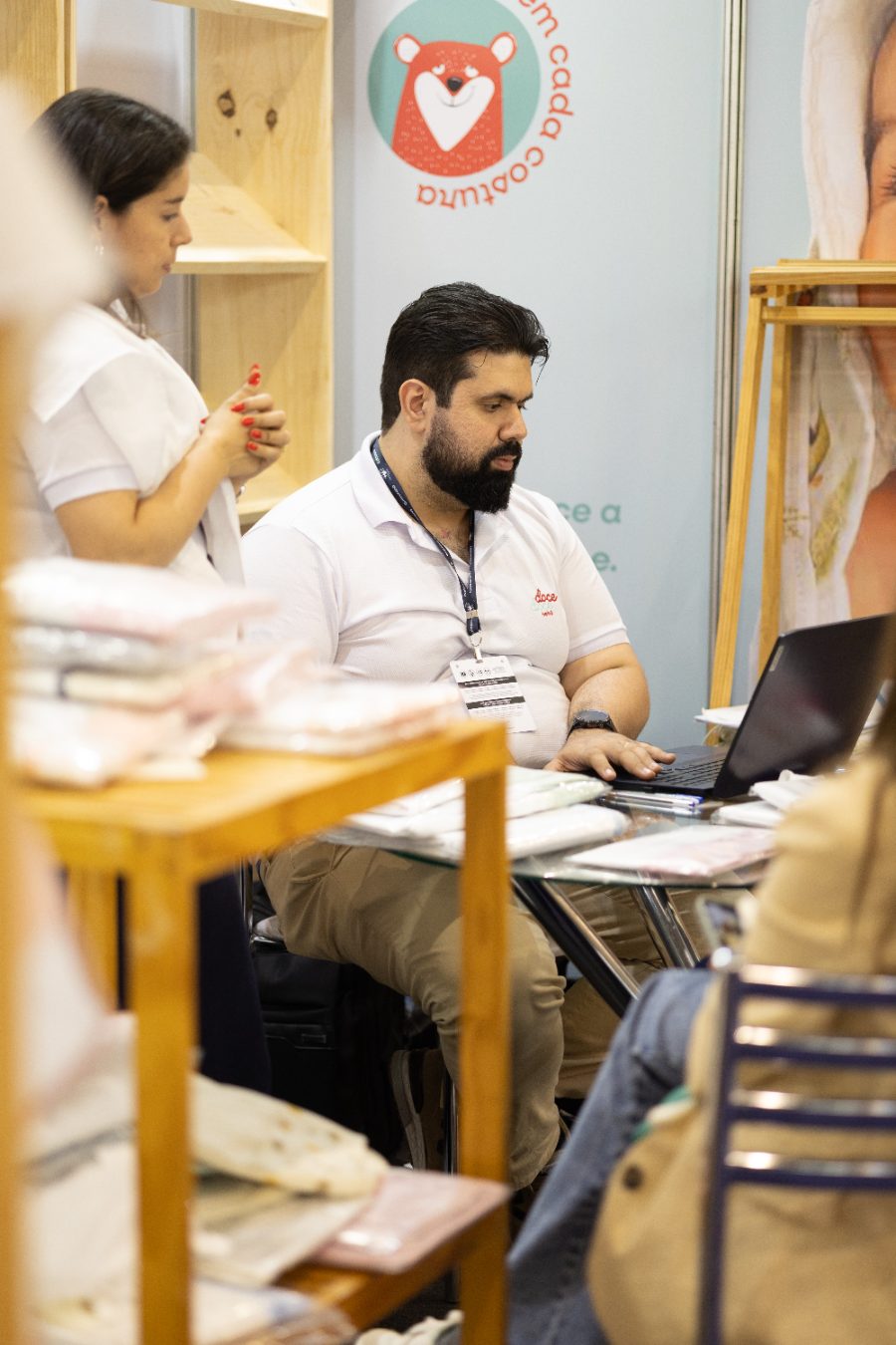 Equipe Doce Doce Bebê em feira de negócios